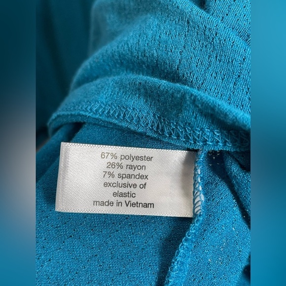 NWOT LANE BRYANT Classic Long-Sleeve Square-Neck With Keyhole Top Size 22/24‎ - Picture 7 of 8